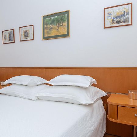 Apartments Sokol Makarska Eksteriør bilde