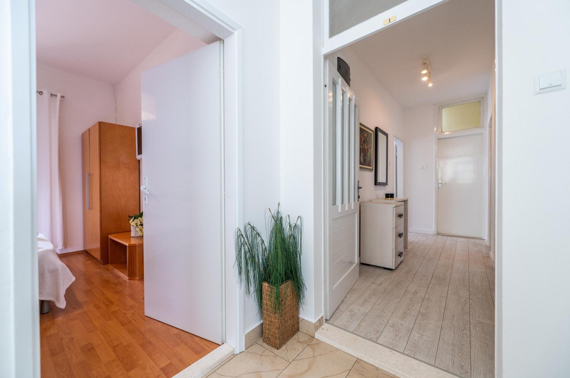 Apartments Sokol Makarska Eksteriør bilde