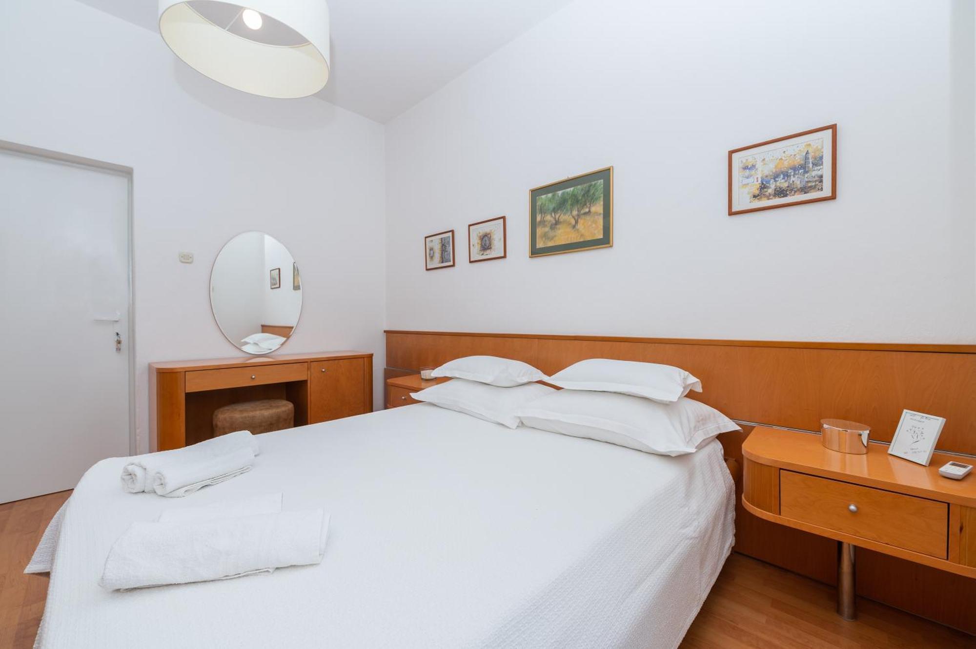 Apartments Sokol Makarska Eksteriør bilde