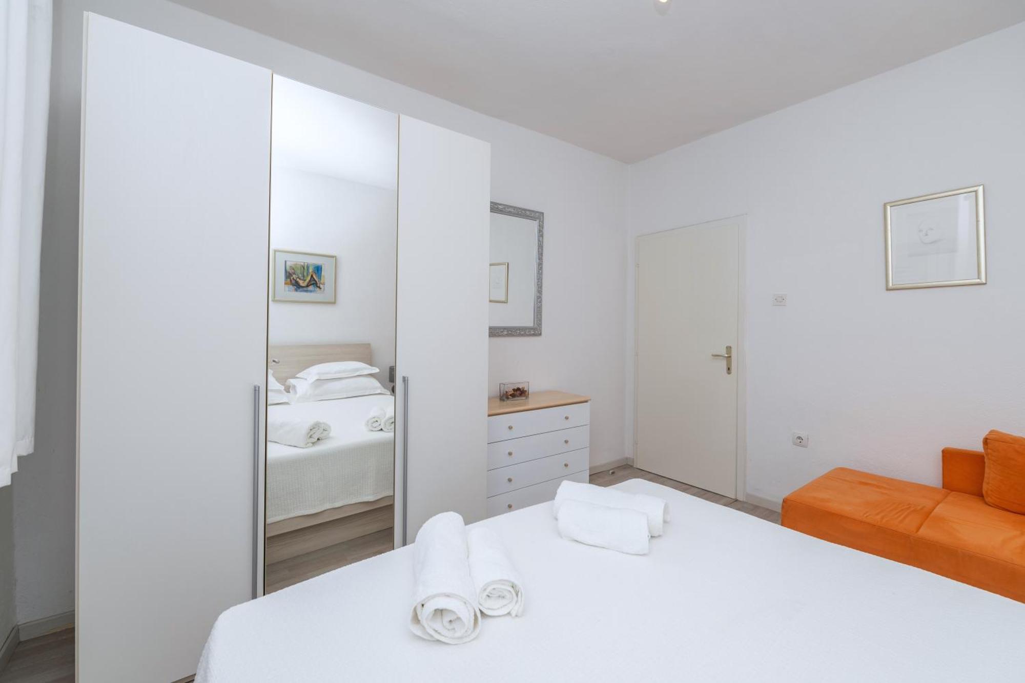 Apartments Sokol Makarska Eksteriør bilde